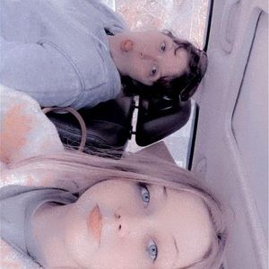 Meet your Posher, Courtney